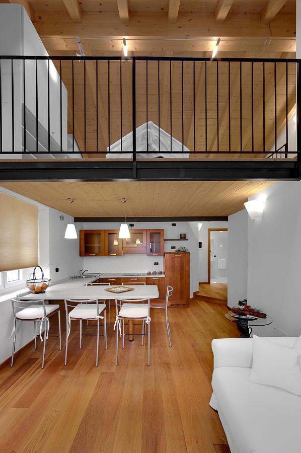 Rosa Dei Venti - Lake View Apartments & Suites Bellano Buitenkant foto